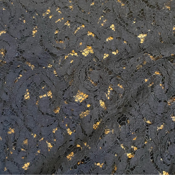 Revamped premium collection women’s size XL lace tunic. - Picture 2 of 4